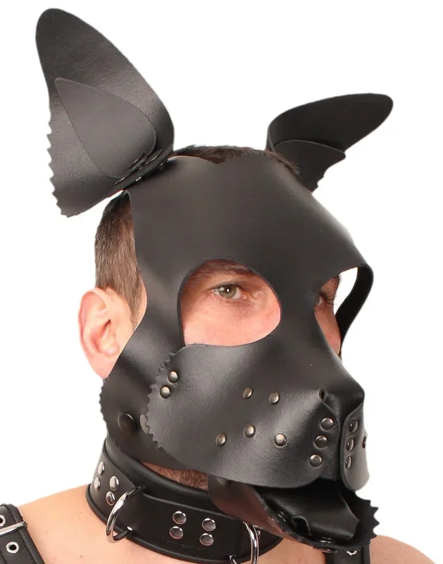 Masque de chien en cuir